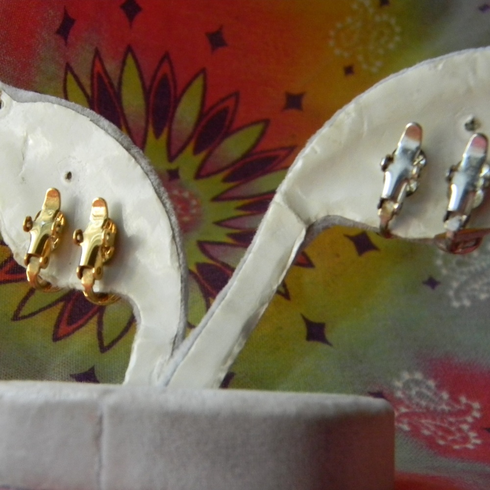 Faux Sliver & Gold Shell Earring Bundle - Picture 7 of 8